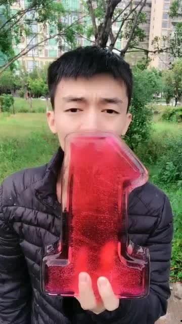 社会小伙吃瓜视频,揭秘娱乐圈幕后真相